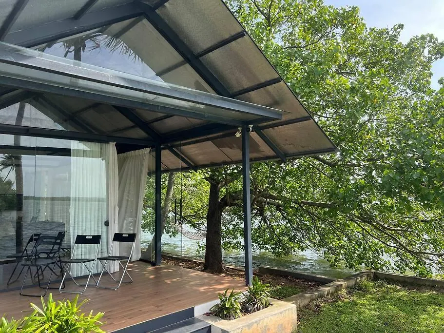 A Glass Haven On The Tranquil Munroe Islands location